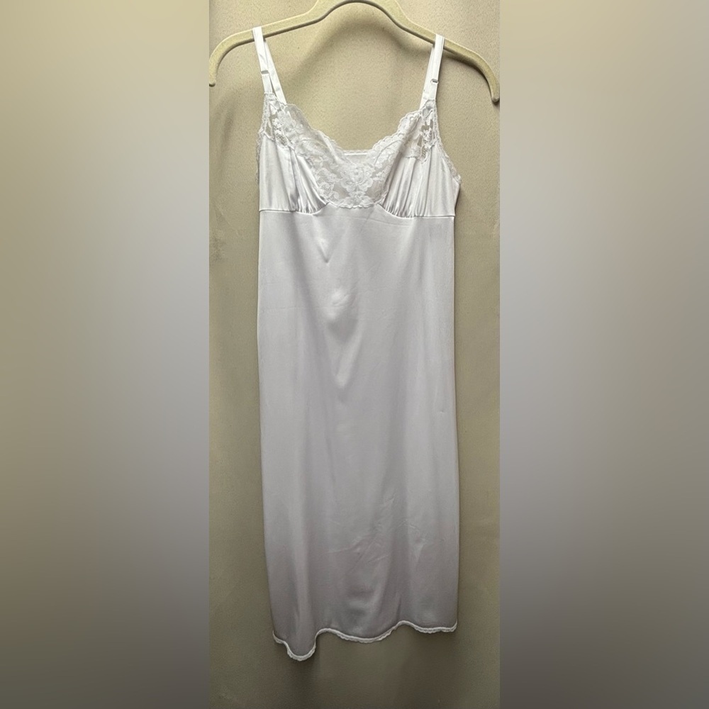 Vassarette Vintage Full Slip Size 34 White Nylon Lace Lingerie
